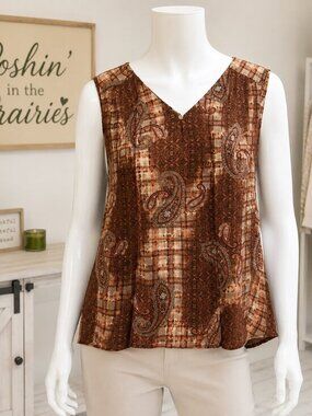 Northern Reflections Women's Paisley Sleeveless Blouse - Brown and Cream